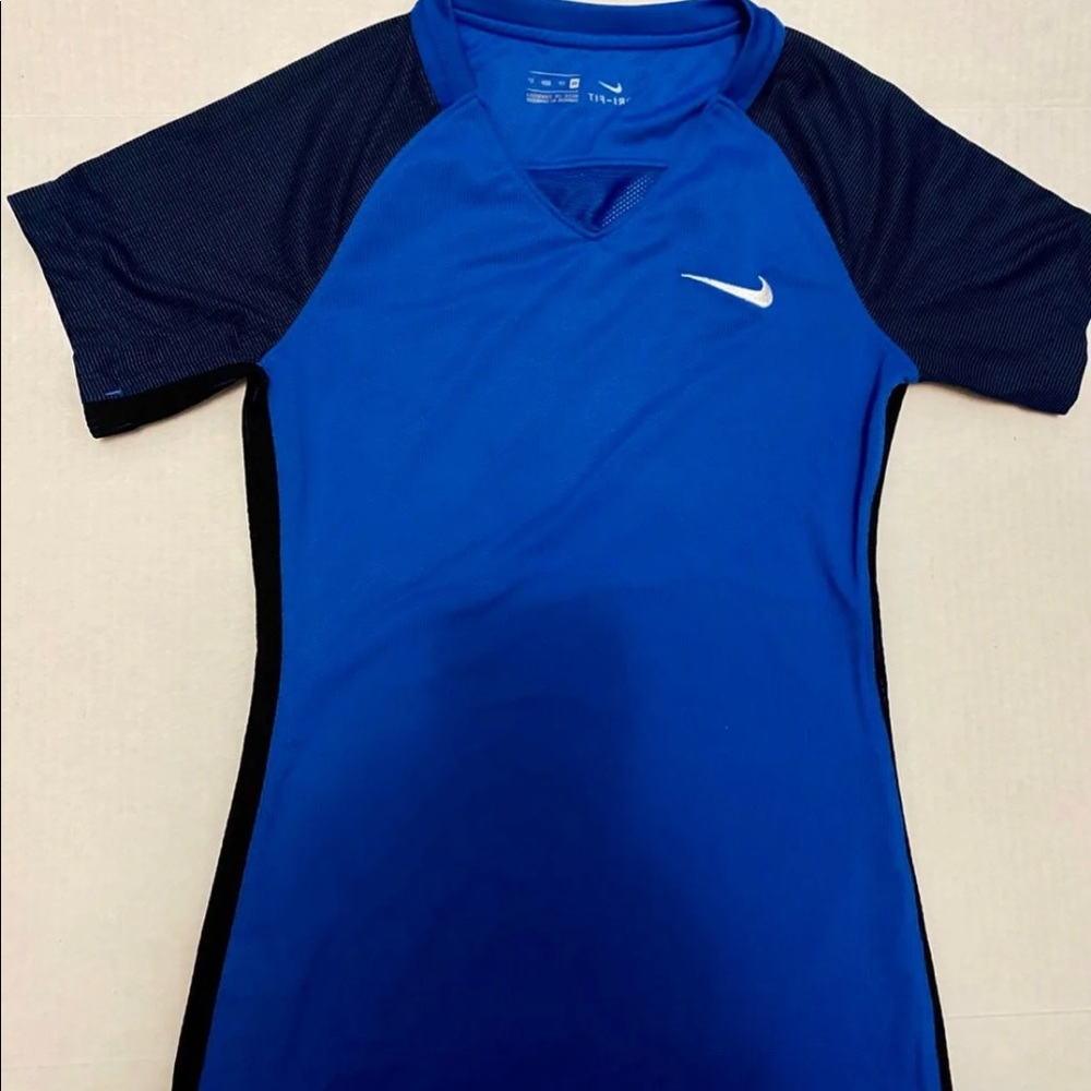 Nike Dri-FIT Women's Blue Short Sleeve Shirt